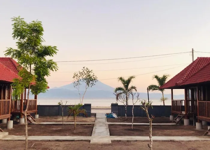 Mangrove Beach Hut リゾート レンボンガン島